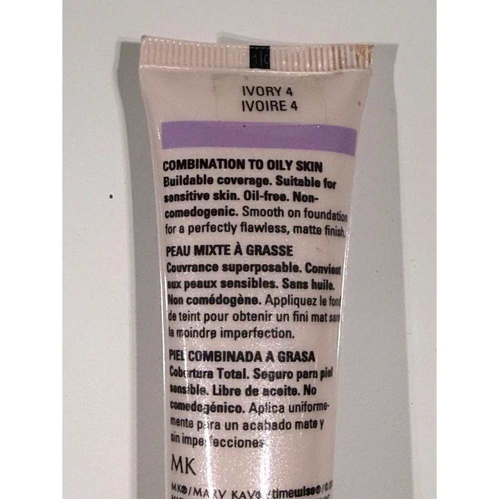 MARY KAY Timewise Matte Wear Liquid Foundation - Combination to Oily - Ivory 4